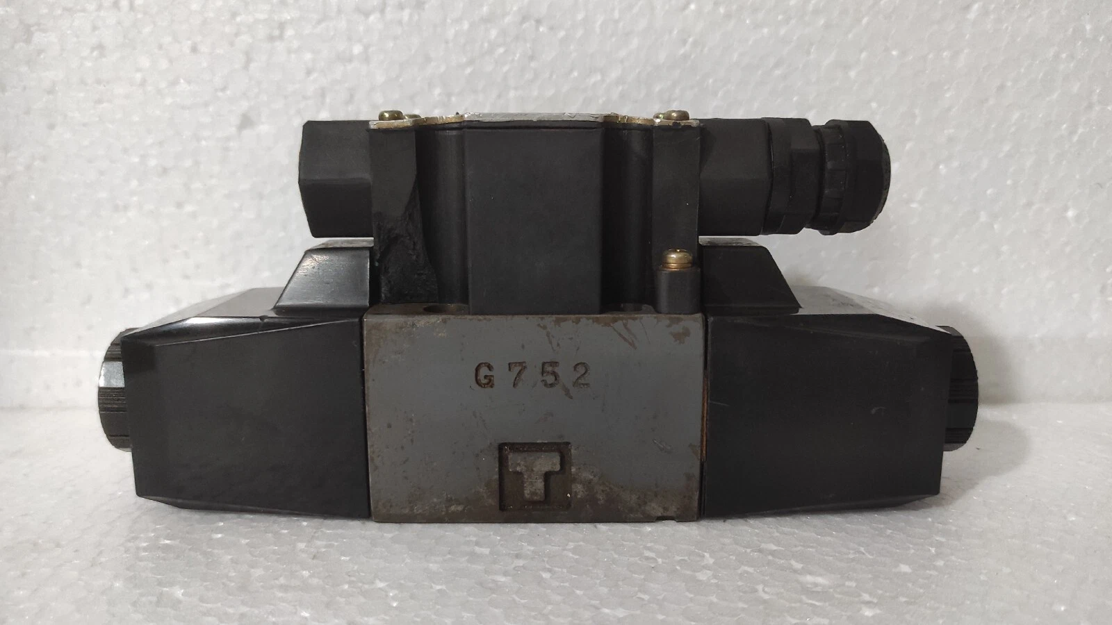 admin/uploads/uploads/vickers tokimec dg4v direct contr valve_6.webp
